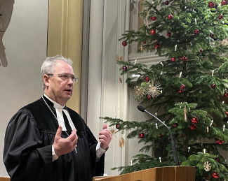 Die evangelische Stadtpfarrkirche St. Matthäus war bei der Christvesper an Heilig Abend bis auf den letzten Platz besetzt.